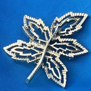 Vintage Signed Gerrys Filigree Maple Leaf Gold Tone Brooch 1 3/4” Fall Autumn